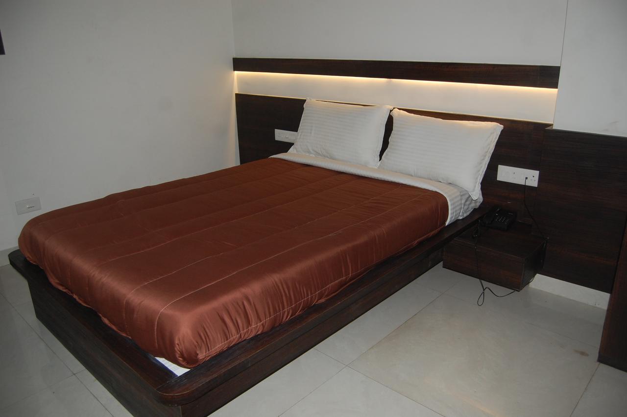 Oyo 8022 Hotel Sunil Inn Raipur  Exterior photo